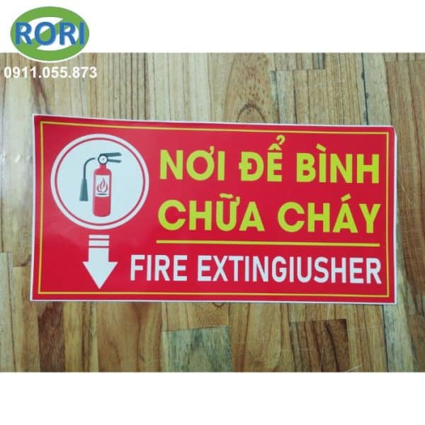 Phòng cháy chữa cháy là luôn là quy định và là ưu tiên hàng đầu trong công tác đảm bảo an toàn cho sinh hoạt, lao động, giải trí, sản xuất,... phải thực hiện bài bản đúng theo các quy tắc đề ra. Nội quy và các Tiêu lệnh phòng cháy chữa cháy là yêu cầu bắt buộc phải có đối các doanh nghiệp, nhà xưởng sản xuất, kinh doanh, kho hàng, chung cư, khách sạn, công ty,... Bảng Tiêu lệnh pccc: nơi để bình chữa cháy là sản phẩm cần phải có trong công tác pccc, giúp gây chú ý và nhanh chóng tìm được nơi đặt bình chữa cháy, điều này sẽ giúp cho việc xử lý đám cháy được diễn ra sớm hơn, giảm nguy cơ và tăng mức độ an toàn cho con người. rất phổ biến, được nhiều nhà thầu và các cơ sở lựa chọn. Giải pháp RORI là đơn vị uy tín chuyên cung cấp và phân phối chính hãng các sản phẩm, dụng cụ, thiết bị bảo hộ lao động, bảo hộ - vật tư phòng sơn, phòng sạch, thiết bị điện, thiết bị hàn - cắt, máy cầm tay, máy công nghiệp, vật tư kim khí,...tại khu vực miền Trung, đặc biệt là tại các tỉnh Huế, Đà Nẵng, Quảng Nam, Quảng Ngãi.