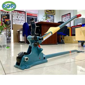 CB-0213 - kìm cộng lực với thiết kế đặc biệt, cho khả năng cắt và uốn đối với sắt, thép có đường kính 10-13mm. đường kính uốn lên đến i inch. Giải pháp RORI tự hào là đơn vị uy tín chuyên cung cấp và phân phối chính hãng các sản phẩm dụng cụ cầm tay, máy cầm tay, vật tư công nghiệp, thiết bị phòng sơn, phòng sạch, bảo hộ lao động,....tại khu vực miền Trung, đặc biệt là các tỉnh Huế, Đà Nẵng, Quảng Nam, Quảng Ngãi.