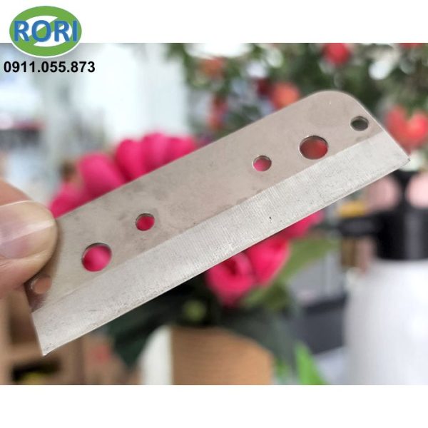 JPCE37 - Lưỡi cắt dự phòng phù hợp và chuyên dụng cho kéo cắt ống nhựa JPC-37 MCC. Giải pháp RORI tự hào là đơn vị uy tín, chuyên cung cấp và phân phối chính hãng các loại dụng cụ cầm tay, dụng cụ - thiết bị - vật tư kim khí, máy công cụ, dụng - thiết bị điện, vật tư phòng sơn, phòng sạch, bảo hộ lao động,... tại khu vực Miền Trung. Đặc biệt là tại các tỉnh Huế, Đà Nẵng, Quảng Nam, Quảng Ngãi.