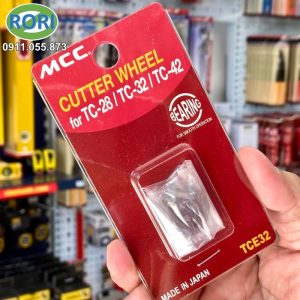 TCE32 - Lưỡi cắt dự phòng phù hợp và chuyên dụng cho dao cắt ống TC. Giải pháp RORI tự hào là đơn vị uy tín, chuyên cung cấp và phân phối chính hãng các loại dụng cụ cầm tay, dụng cụ - thiết bị - vật tư kim khí, máy công cụ, dụng - thiết bị điện, vật tư phòng sơn, phòng sạch, bảo hộ lao động,... tại khu vực Miền Trung. Đặc biệt là tại các tỉnh Huế, Đà Nẵng, Quảng Nam, Quảng Ngãi.