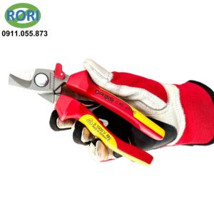 Kìm cắt cáp điện Evoshark 47-1800/40RV là mẫu kìm cắt cáp kiểu Evoshark ngàm cong được sản xuất bởi thương hiệu ORBIS (Orbiswill). Thiết kế cùng công dụng phù hợp và chuyên dụng cho thợ điện. Khả năng cắt mạnh mẽ. Kết hợp với cán chuẩn cách điện VDE 1000V... Những điều này giúp cho sản phẩm đáp ứng và hỗ trợ nhiều công việc. Giải pháp RORI tự hào là đơn vị uy tín, chuyên cung cấp và phân phối chính hãng các loại dụng cụ cầm tay, dụng cụ - thiết bị - vật tư kim khí, máy công cụ, dụng - thiết bị điện, vật tư phòng sơn, phòng sạch, bảo hộ lao động,... tại khu vực Miền Trung. Đặc biệt là tại các tỉnh Huế, Đà Nẵng, Quảng Nam, Quảng Ngãi.