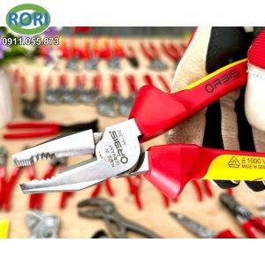 Kìm đa năng 8 inch Orbis 46-2020/44RV  là mẫu kìm được sản xuất bởi thương hiệu ORBIS (Orbiswill). Đây là sản phẩm kìm đa chức năng, giúp hỗ trợ trong nhiều công việc. Thiết kế cùng công dụng phù hợp và chuyên dụng cho thợ điện. Giải pháp RORI tự hào là đơn vị uy tín, chuyên cung cấp và phân phối chính hãng các loại dụng cụ cầm tay, dụng cụ - thiết bị - vật tư kim khí, máy công cụ, dụng - thiết bị điện, vật tư phòng sơn, phòng sạch, bảo hộ lao động,... tại khu vực Miền Trung. Đặc biệt là tại các tỉnh Huế, Đà Nẵng, Quảng Nam, Quảng Ngãi.