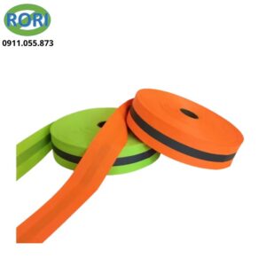 dây vải phản quang dùng để cảnh báo và tăng khả năng nhận diện trong điều kiện thiếu sáng, giúp đảm bảo an toàn cho người và khu vực làm việc.