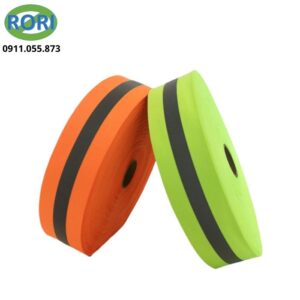 dây vải phản quang dùng để cảnh báo và tăng khả năng nhận diện trong điều kiện thiếu sáng, giúp đảm bảo an toàn cho người và khu vực làm việc.