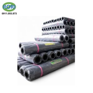 màng phủ công trình chính hãng, dùng để lót nền trước khi đổ bê tông. Giúp chống thấm ngược, ngăn mất nước xi măng, và bảo vệ bê tông