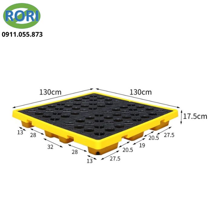pallet chống tràn hóa chất giúp chứa đựng chất lỏng rò rỉ từ các thùng phuy, ngăn tràn lan ra môi trường, bảo vệ nền nhà xưởng, và đảm bảo an toàn cho nhân viên cũng như tuân thủ các quy định môi trường