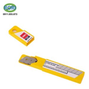 Lưỡi dao rọc giấy Deli EDLP1118 sắc bén, bền bỉ, chuyên dùng cắt giấy và đóng gói hàng hóa. Phụ kiện văn phòng phẩm tiện lợi, phù hợp cắt thùng carton, băng keo và nhiều vật liệu mỏng khác.
