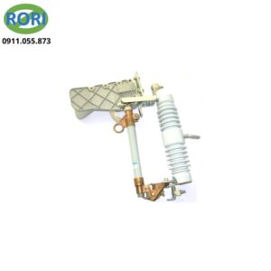 Sào thao tác cách điện Vicadi là thiết bị chuyên dụng trong ngành điện, dùng để đóng ngắt, kiểm tra và thao tác thiết bị điện từ xa. Sản phẩm giúp đảm bảo khoảng cách an toàn, hạn chế rủi ro điện giật khi làm việc với hệ thống điện hạ áp đến cao áp.