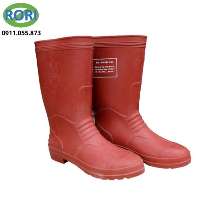 Ủng cao su cách điện 22kV Vicadi UCD-01 là thiết bị bảo hộ chuyên dụng cho ngành điện, giúp bảo vệ người lao động khỏi nguy cơ rò điện trong quá trình làm việc. Sản phẩm được sản xuất từ cao su thiên nhiên, đảm bảo độ bền và khả năng cách điện ổn định.