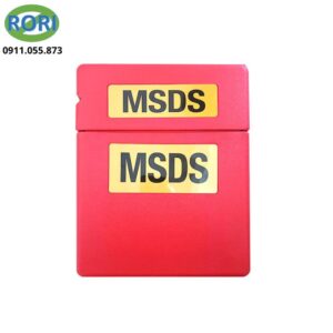 Hộp đựng MSDS/SDS là phụ kiện chuyên dụng dùng để lưu trữ các tài liệu an toàn hóa chất trong kho, nhà máy và phòng thí nghiệm. Sản phẩm làm từ nhựa PP bền chắc, chống ăn mòn, có nắp bảo vệ tài liệu khỏi bụi bẩn và dễ treo tường. Thiết kế gọn gàng, giúp tra cứu MSDS nhanh chóng khi kiểm tra an toàn hoặc xử lý sự cố.
