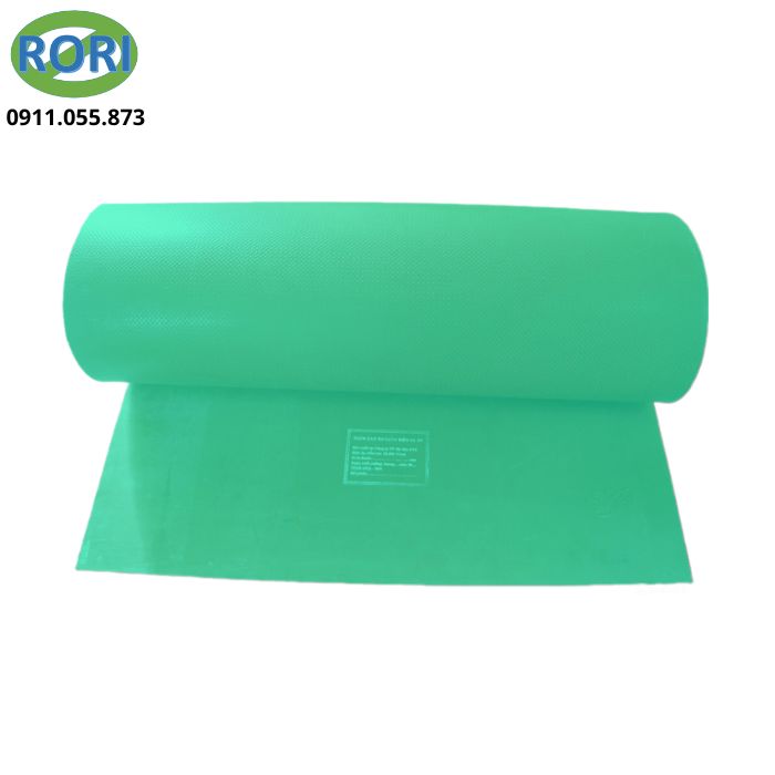 Thảm cao su TDTT Vicadi TCD-05 là dòng thảm cao su chuyên dụng trong lĩnh vực thể thao, được sử dụng để lót sàn tại các khu vực luyện tập và thi đấu như võ thuật, cầu lông, bóng chuyền, phòng tập đa năng. Sản phẩm được sản xuất từ cao su thiên nhiên, có độ đàn hồi tốt, giảm chấn hiệu quả và giúp tăng độ an toàn khi vận động.