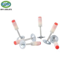 Đinh nổ thẳng là loại cơ bản và phổ biến nhất trong các loại đinh nổ hiện nay. Sản phẩm có cấu tạo đơn giản gồm thân đinh bằng thép cường lực, đầu nhọn và có thể có hoặc không có long đền (washer). Đồng thời, không tích hợp các phụ kiện đi kèm khác.