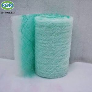 Trong hệ thống phòng sơn công nghiệp, việc kiểm soát bụi và hơi sơn là yếu tố quan trọng giúp đảm bảo chất lượng bề mặt sản phẩm. Bông lọc bụi phòng sơn 0.6m được sản xuất từ sợi thủy tinh cao cấp, có khả năng giữ lại bụi sơn và các hạt sơn bay trong không khí hiệu quả. Sản phẩm được ứng dụng rộng rãi trong các buồng sơn ô tô, xưởng nội thất, nhà máy cơ khí và nhiều ngành công nghiệp khác. Nếu bạn đang tìm kiếm một loại bông lọc có độ bền cao, hiệu suất lọc ổn định và dễ thay thế, đây là lựa chọn đáng cân nhắc.