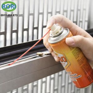 Chất chống oxy hóa size 200mL là dầu bôi trơn EDL60 giúp chống gỉ và bảo vệ kim loại hiệu quả. Đây là sản phẩm đa năng dành cho việc bảo dưỡng thiết bị cơ khí, xe máy và các chi tiết kim loại. Với công thức dầu bôi trơn EDL60, sản phẩm vừa bôi trơn, vừa chống oxy hóa. Đồng thời dầu chống rỉ sét EDL60 còn giúp kéo dài tuổi thọ linh kiện trong nhiều môi trường khác nhau.