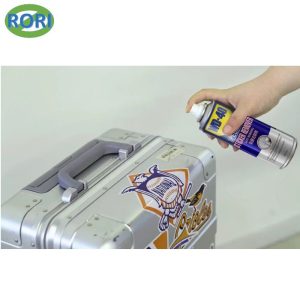 Hóa chất tẩy rửa WD-40, giải pháp làm sạch keo dán nhanh chóng. Sản phẩm là chất tẩy keo hiệu quả. Dù là loại keo cứng đầu cỡ nào cũng dễ dành lau trôi sạch sẽ. Sản phẩm cũng được dùng làm chất tẩy rửa công nghiệp chuyên dụng.