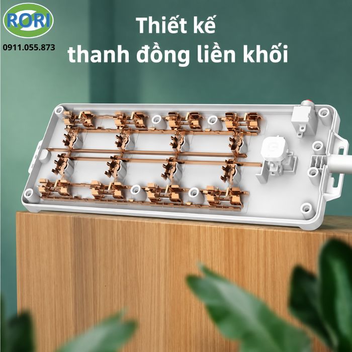 Ổ điện thông minh ET425 là loại ổ cắm điện đa năng. Với thiết kế thông minh, bền bỉ nhằm hướng tới khả năng chống cháy, chống giật. Sản phẩm trở thành thiết bị đáng tin dùng với mọi gia đình, văn phòng làm việc.