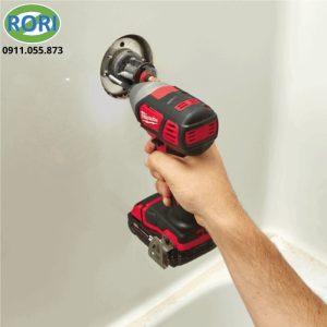 Trong các công việc lắp đặt, sửa chữa và thi công, khả năng siết vít nhanh, ổn định giúp tiết kiệm thời gian và công sức. Máy bắt vít BID là lựa chọn đáng chú ý cho người dùng cần một thiết bị nhỏ gọn nhưng có hiệu suất cao. Máy bắt vít của thương hiệu Milwaukee sử dụng nền tảng pin M18 và động cơ 4 cực. Kết hợp với đó là cơ chế tác động được Milwaukee phát triển riêng, phù hợp với nhiều công việc thi công thực tế.
