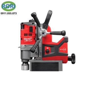 Trong lĩnh vực gia công cơ khí và thi công kết cấu thép, khả năng tạo lỗ chính xác trên bề mặt kim loại là yếu tố đặc biệt quan trọng. Máy khoan từ M18 FMDP được phát triển dành cho nhu cầu khoan chuyên nghiệp. Kết hợp khả năng bám chắc trên bền mặt kim loại với thiết kế hiện đại. Đây là hệ thống động cơ không chổi mạnh mẽ. Máy khoan thuộc hệ M18 FUEL™, tích hợp với công nghệ nổi bật như POWERSTATE™, REDLINK PLUS™ và pin REDLITHIUM™-ION. M18 FMDP là lựa chọn phù hợp cho các công việc gia công, lắp đặt và thi công kết cấu thép cần tính cơ động cao. Sản phẩm này đến từ thương hiệu Milwaukee nổi tiếng.