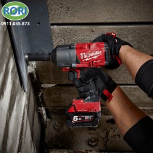 Trong các công việc lắp đặt cơ khí, xây dựng và bảo trì công nghiệp, một thiết bị có lực siết lớn nhưng vẫn đảm bảo khả năng thao tác linh hoạt sẽ giúp nâng cao đáng kể hiệu suất. Máy siết bu lông Milwaukee nổi bật với khả năng thao mở lên đến 2.032 Nm, kết hợp động cơ không chổi than POWERSTATE™ và thiết kế tối ưu cho những môi trường làm việc yêu cầu hiệu suất cao. M18 ONEFHIWF34 là sản phẩm đến từ thương hiệu Milwaukee được nhiều người tin dùng.