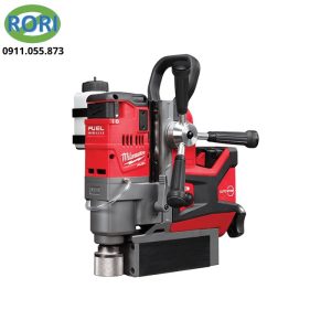 Trong lĩnh vực gia công cơ khí và thi công kết cấu thép, khả năng tạo lỗ chính xác trên bề mặt kim loại là yếu tố đặc biệt quan trọng. Máy khoan từ M18 FMDP được phát triển dành cho nhu cầu khoan chuyên nghiệp. Kết hợp khả năng bám chắc trên bền mặt kim loại với thiết kế hiện đại. Đây là hệ thống động cơ không chổi mạnh mẽ. Máy khoan thuộc hệ M18 FUEL™, tích hợp với công nghệ nổi bật như POWERSTATE™, REDLINK PLUS™ và pin REDLITHIUM™-ION. M18 FMDP là lựa chọn phù hợp cho các công việc gia công, lắp đặt và thi công kết cấu thép cần tính cơ động cao. Sản phẩm này đến từ thương hiệu Milwaukee nổi tiếng.