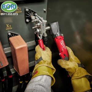 Trong những khu vực có không gian hẹp, việc sử dụng dụng cụ siết thông thường có thể gặp nhiều khó khăn. Máy siết bu lông góc Milwaukee được thiết kế để giải quyết vấn đề này. Kiểu dáng đầu góc giúp thiết bị dễ tiếp cận các vị trí khó thao tác. M12 FRAIWF12 sử dụng động cơ không chổi than POWERSTATE™. Thiết kế này mang đến khả năng vận hành mạnh mẽ và ổn định. Máy phù hợp cho các công việc sửa chữa, bảo dưỡng và lắp ráp chuyên nghiệp.
