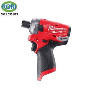 Trong các công việc lắp đặt, sửa chữa và thi công cơ điện, một thiết bị có thiết kế nhỏ gọn nhưng vẫn đảm bảo lực siết ổn định sẽ giúp người dùng thao tác nhanh và thuận tiện hơn. Máy bắt vít M12 FQID hay máy bắt vít cầm tay của thương hiệu Milwaukee là lựa chọn đáng chú ý dành cho những công việc yêu cầu tính cơ động cao. Đặc biệt tại các vị trí hẹp hoặc trên cao.     Sở hữu thiết kế đặc trưng của dòng M12, sản phẩm có kiểu dáng gọn. Dễ dàng cầm nắm và thuận tiện khi sử dụng trong thời gian dài. M12 FQID là thiết bị phù hợp cho thợ lắp đặt, kỹ thuật viên, công nhân xây dựng. Hay những người thường xuyên cần thao tác với vít, bu lông kích thước nhỏ.