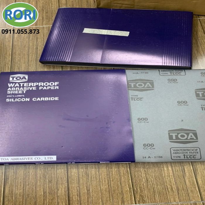 Trong gia công và sửa chữa, chà nhám là bước quan trọng để làm sạch và tạo độ đồng đều cho bề mặt. Giấy nhám L-TOA-P80 là sản phẩm dạng tờ, có độ hạt P80 và thiết kế phù hợp cho nhiều công việc xử lý bề mặt. Sản phẩm có thể sử dụng trong các công đoạn chà nhám thủ công và hoàn thiện vật liệu. Giấy còn được biết đến là giấy nhám nước, giấy nhám tờ, giấy nhám TOA,...
