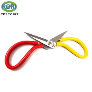 Kéo đa năng KEO-2C-P01 là dụng cụ phù hợp cho các công việc cắt và sơ chế thực phẩm trong gia đình nên còn được biết đến là kéo cắt thịt, kéo làm cá, kéo làm bếp,... Sản phẩm có thiết kế chắc chắn, phần lưỡi dài và sắc bén. Tay cầm bọc nhựa giúp thao tác thuận tiện hơn. Với kiểu dáng hai màu đỏ - vàng nổi bật, sản phẩm dễ nhận biết khi sử dụng. Đây là lựa chọn thực tế cho các công việc bếp núc hằng ngày.