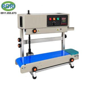 Máy hàn miệng túi FR-900 (máy ép miệng túi) bản đứng hỗ trợ đóng gói nhanh chóng, thuận tiện và linh hoạt. Tạo đường hàn chắc chắn và kín, giúp hạn chế bụi, hơi ẩm hoặc không khí xâm nhập vào bên trong. Thiết kế phù hợp cho nhiều loại bao bì, đáp ứng tốt nhu cầu đóng gói trong sản xuất, kinh doanh và bảo quản hàng hóa.
