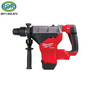 Máy khoan búa M18 FHM là dòng máy khoan búa SDS-Max không dây thuộc hệ M18 FUEL™. Thiết bị được phát triển cho các công việc khoan và đục phá bê tông yêu cầu hiệu suất cao. M18 FHM của Milwaukee kết hợp sức mạnh của nền tảng M18™ với khả năng di chuyển linh hoạt khi làm việc tại công trường. Thiết kế của máy hướng đến người dùng chuyên nghiệp. Thân máy chắc chắn và tay cầm phụ giúp kiểm soát thiết bị tốt hơn trong quá trình thao tác.