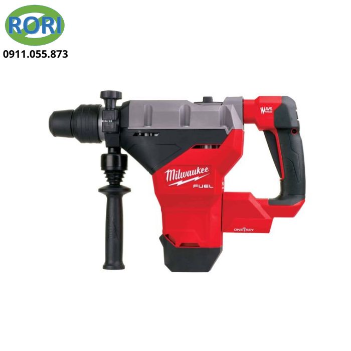 Máy khoan búa M18 FHM là dòng máy khoan búa SDS-Max không dây thuộc hệ M18 FUEL™. Thiết bị được phát triển cho các công việc khoan và đục phá bê tông yêu cầu hiệu suất cao. M18 FHM của Milwaukee kết hợp sức mạnh của nền tảng M18™ với khả năng di chuyển linh hoạt khi làm việc tại công trường. Thiết kế của máy hướng đến người dùng chuyên nghiệp. Thân máy chắc chắn và tay cầm phụ giúp kiểm soát thiết bị tốt hơn trong quá trình thao tác.