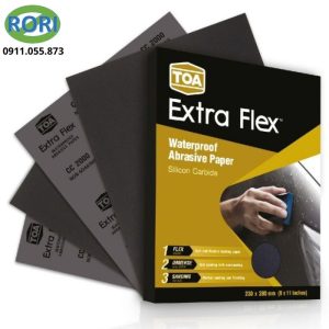 Ở những công đoạn cuối của quá trình xử lý bề mặt, vật liệu chà nhám cần có độ hạt phù hợp để hạn chế tạo thêm các vết xước lớn. Đây cũng là lúc các dòng nhám mịn phát huy vai trò rõ rệt. Giấy nhám mịn L-TOA-P240 với cấp hạt P240 phù hợp cho những công việc cần xử lý bề mặt theo hướng mịn và đồng đều hơn. Giấy nhám có thiết kế dạng tờ, thuận tiện cho việc cầm tay và điều chỉnh kích thước. Đây là lựa chọn có thể đáp ứng nhiều nhu cầu trong sửa chữa, gia công và chuẩn bị bề mặt trước khi hoàn thiện. Sản phẩm còn biết đến là giấy nhám TOA hay giấy nhám nước.