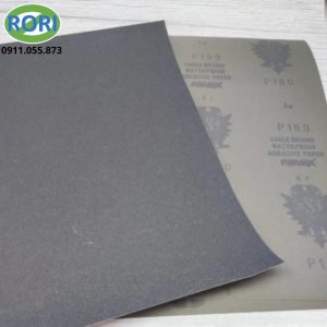 Trong gia công và sửa chữa, xử lý bề mặt là bước quan trọng để nâng cao chất lượng thành phẩm. Lựa chọn vật liệu mài phù hợp giúp bề mặt đồng đều và đáp ứng yêu cầu hoàn thiện. Giấy nhám đánh bóng Kovax là loại giấy nhám nước đáng cân nhắc cho các công việc chà nhám, xử lý vết xước và chuẩn bị bề mặt trước khi sơn hoặc đánh bóng. Sản phẩm có dạng giấy nhám tờ.